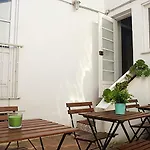 Watermark Surf House Bed & Breakfast