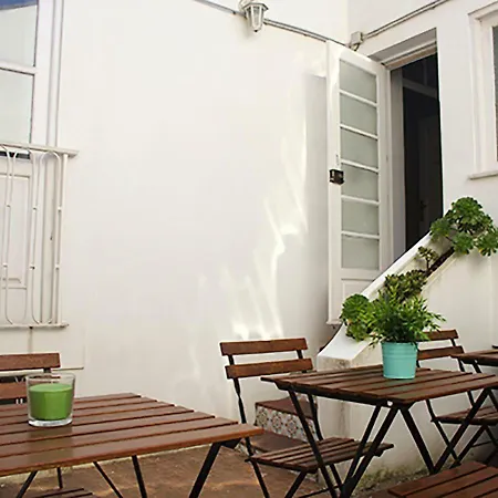 Watermark Surf House Bed & Breakfast